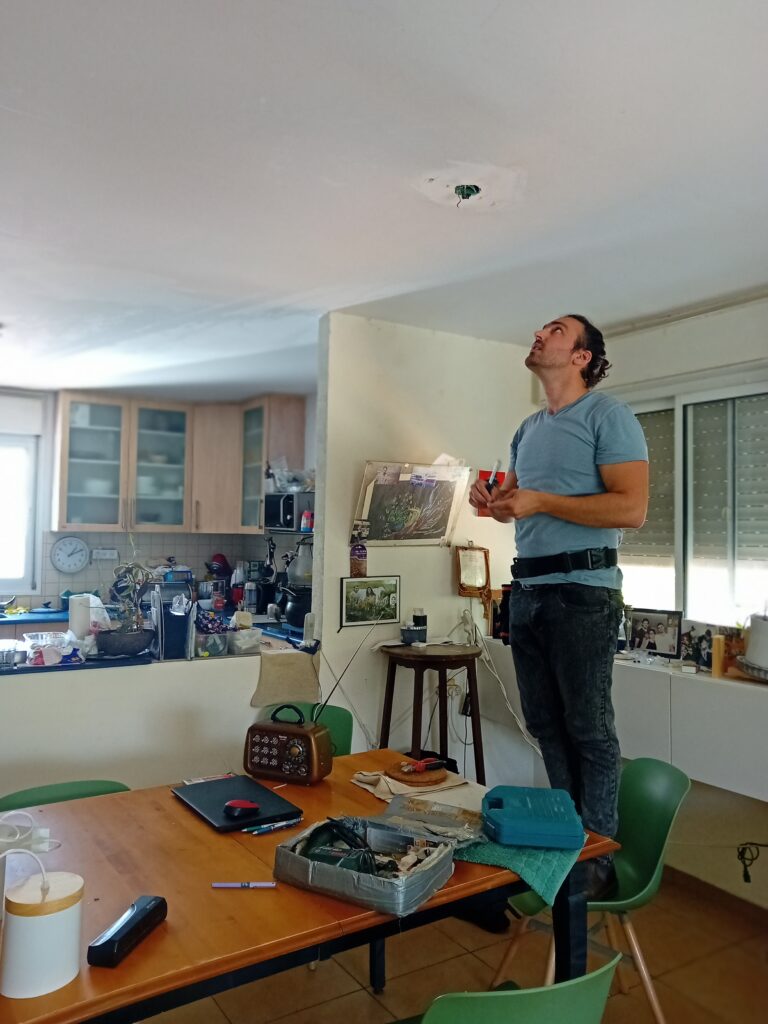 התקנת בית חכם