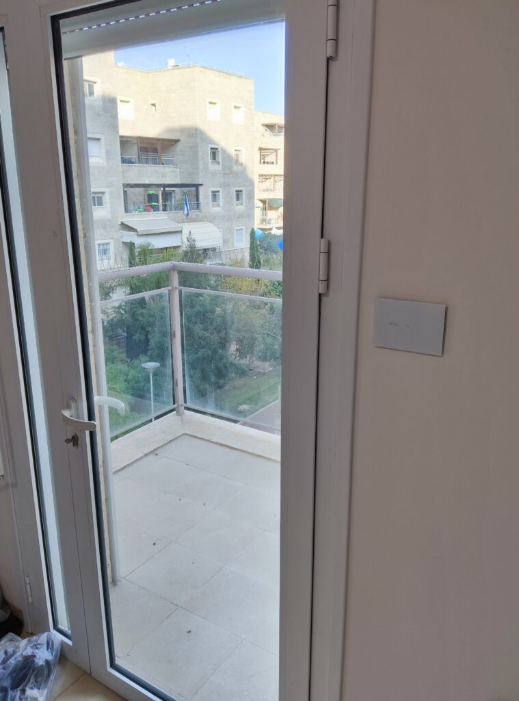 מפסק תריס חכם